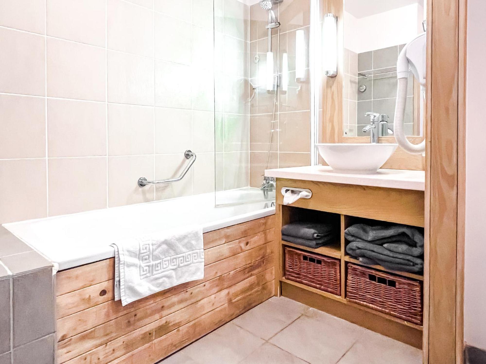 Large One-Bedroom Apartment, Wheelchair Adapted, Les Terrasses D'Eos フレーヌ エクステリア 写真