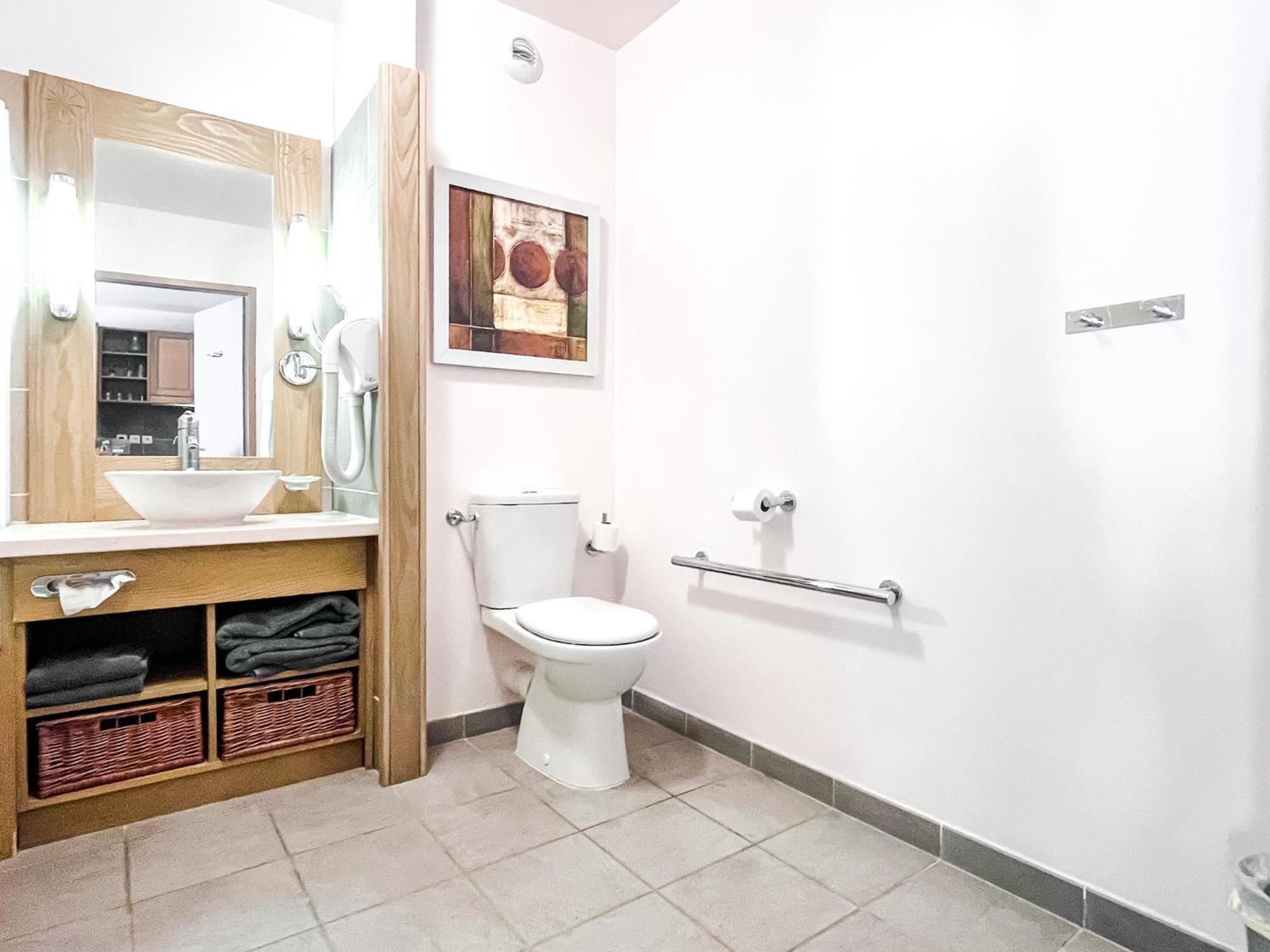 Large One-Bedroom Apartment, Wheelchair Adapted, Les Terrasses D'Eos フレーヌ エクステリア 写真