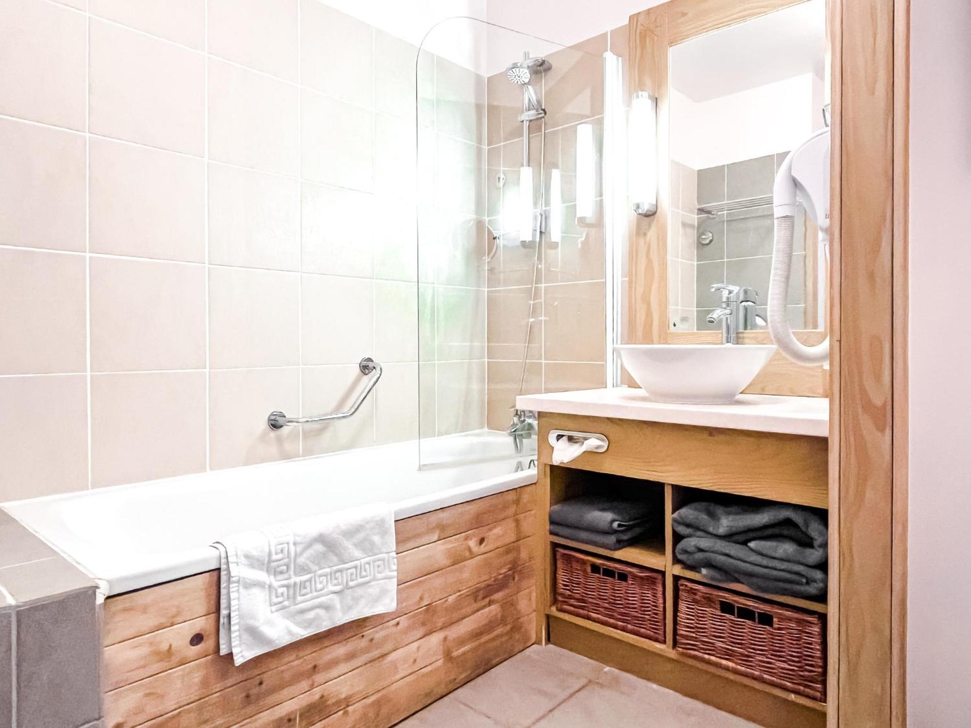 Large One-Bedroom Apartment, Wheelchair Adapted, Les Terrasses D'Eos フレーヌ エクステリア 写真
